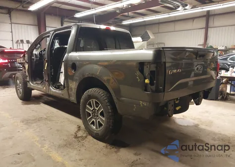 2015 Ford F-150 Lariat z USA, uszkodzony, nr VIN 1FTEW1EP4FFC56194